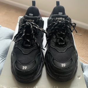 BALENCIAGA TRIPLE S SIZE 39 (US9)